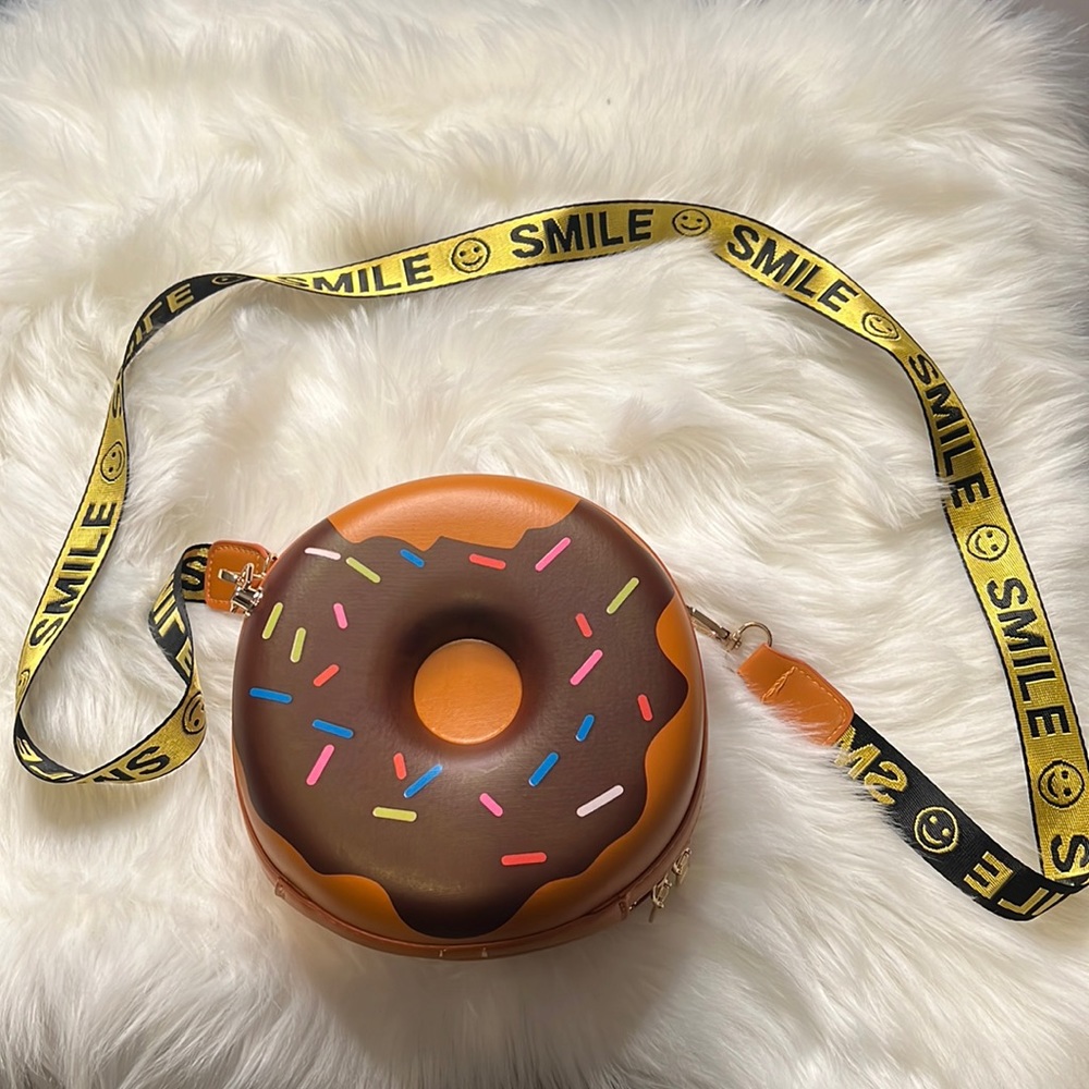 Cute chocolate donut w/sprinkles purse